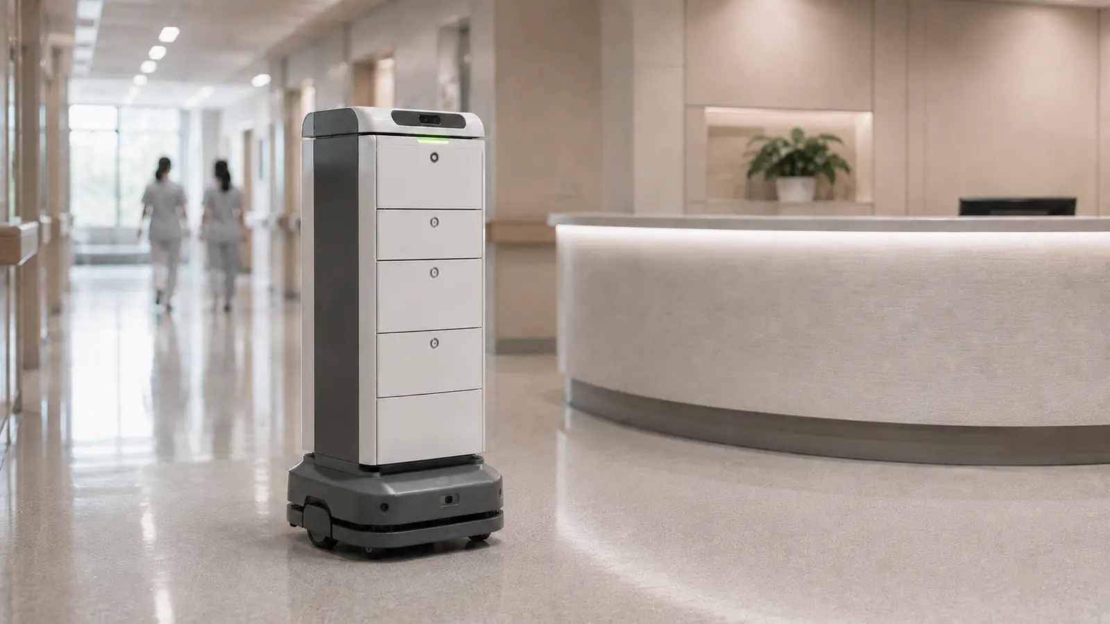 Autonomer Transportroboter mit gesicherten Fächern auf einer Pflegestation.