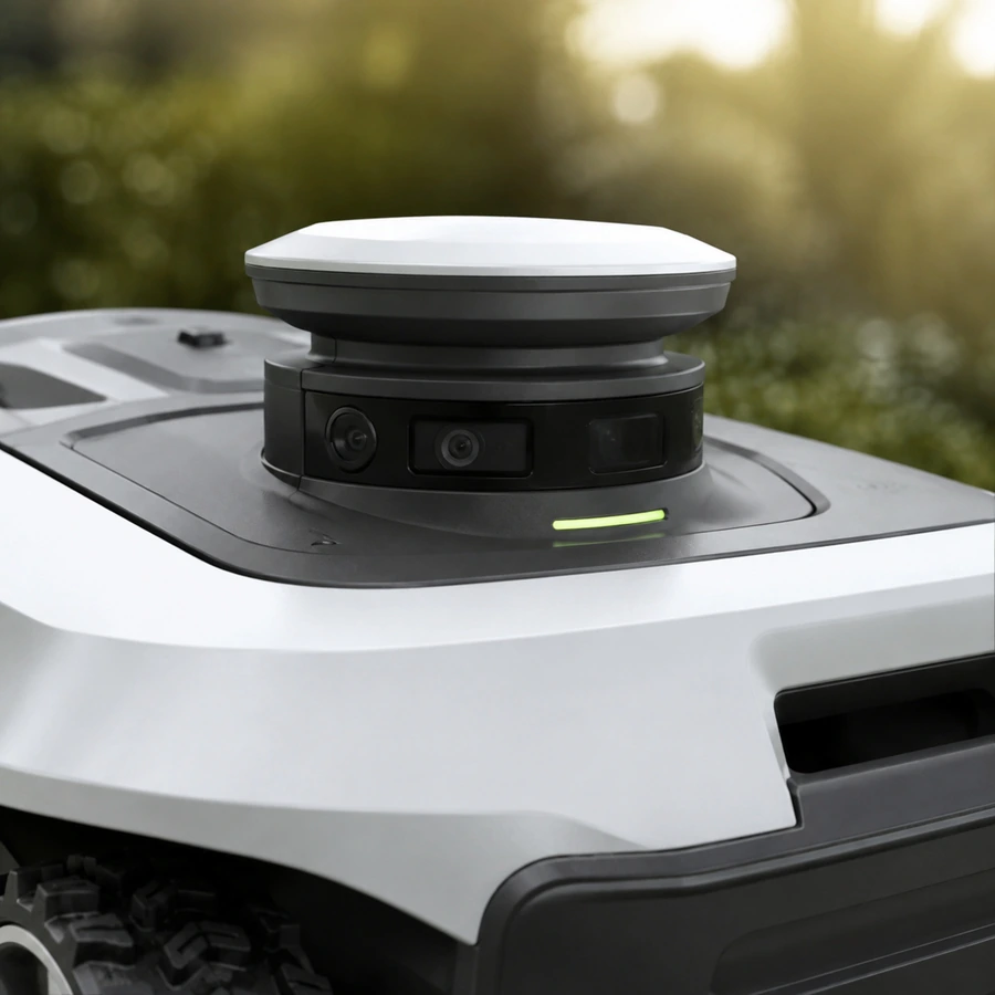 Nahaufnahme der RTK-Antenne und Sensoreinheit eines Gartenroboters